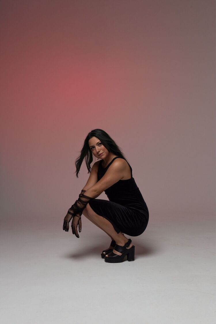  54442520  Mila, 24 ,    