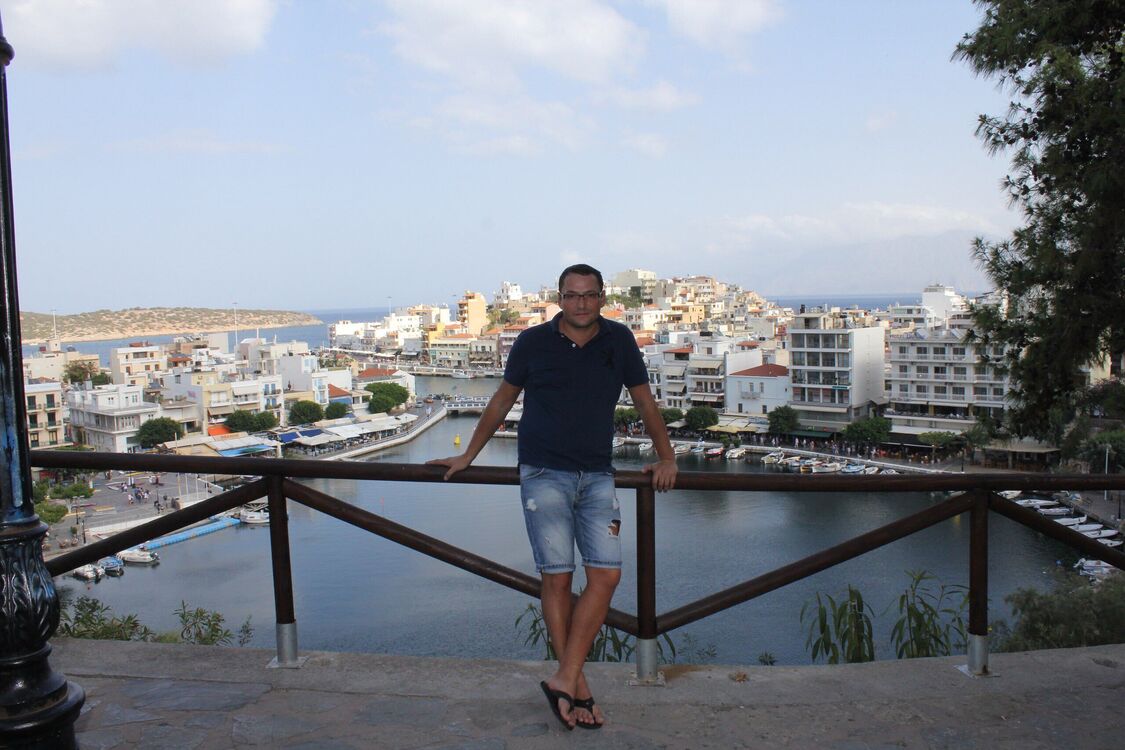  54561580  Vitaly, 44 ,    