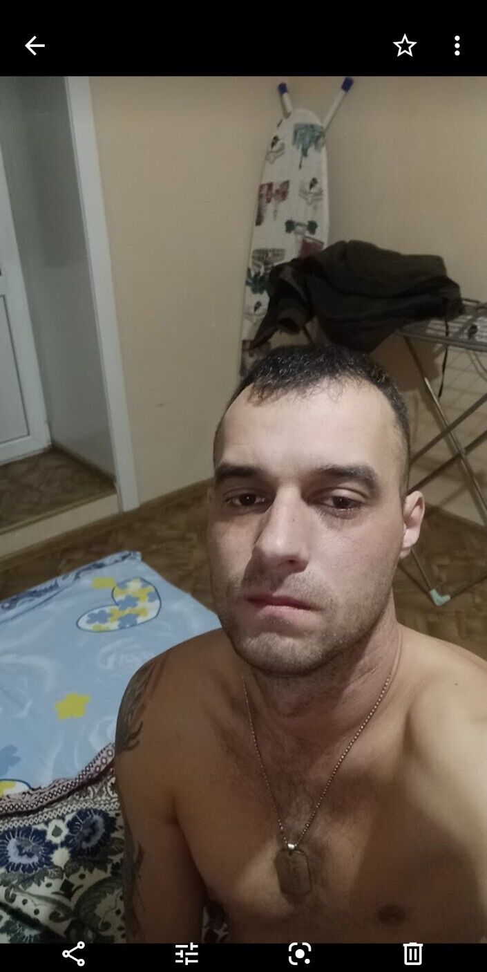  31747880  , 35 ,    