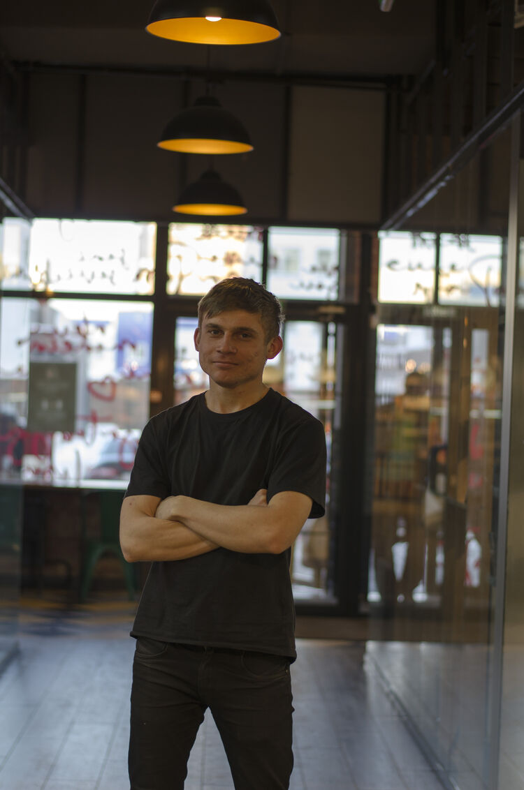  27333300  Vitalya, 29 ,    