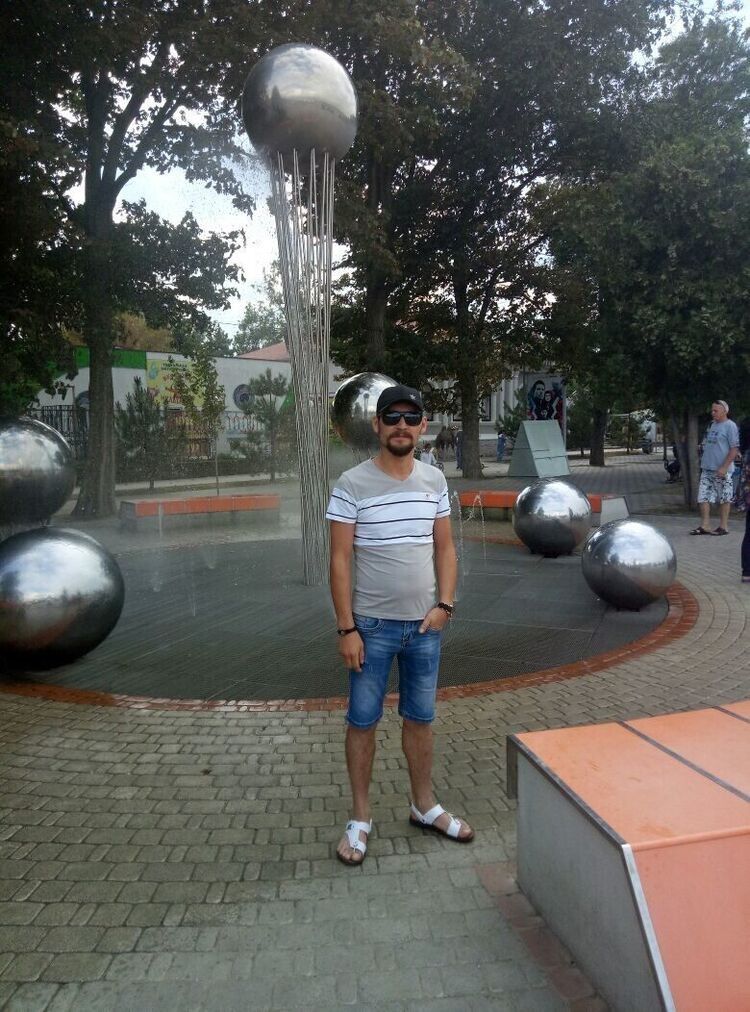  20007370  Ruslan, 38 ,    