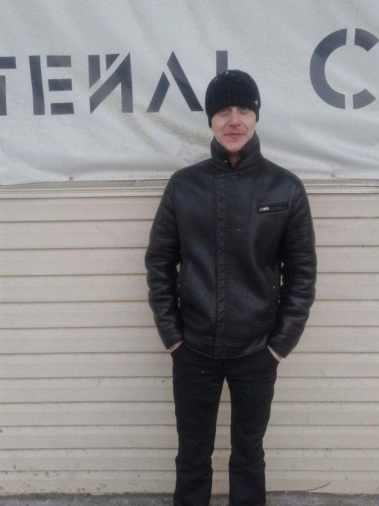  45614600  Vasily, 37 ,    