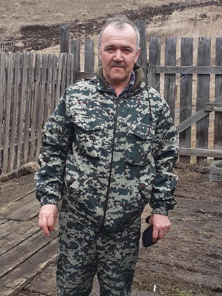  48338080  Vladimir, 54 ,    