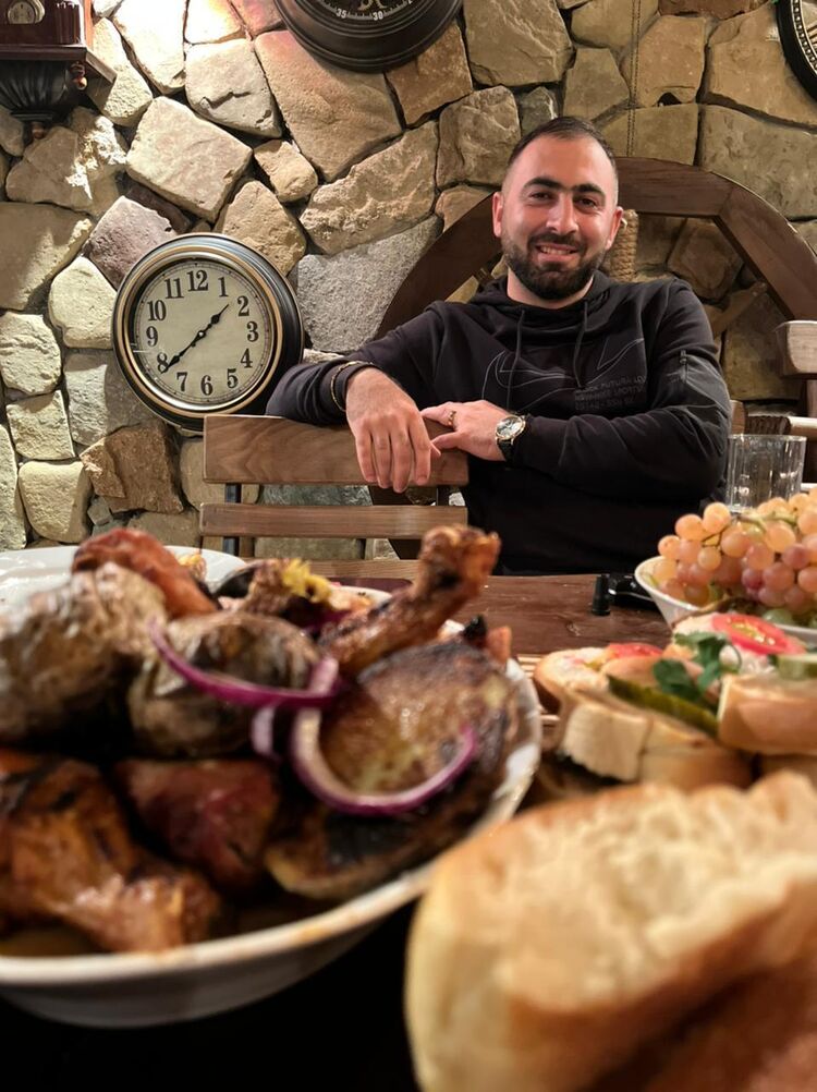 ,   Gevorg, 33 ,   ,   