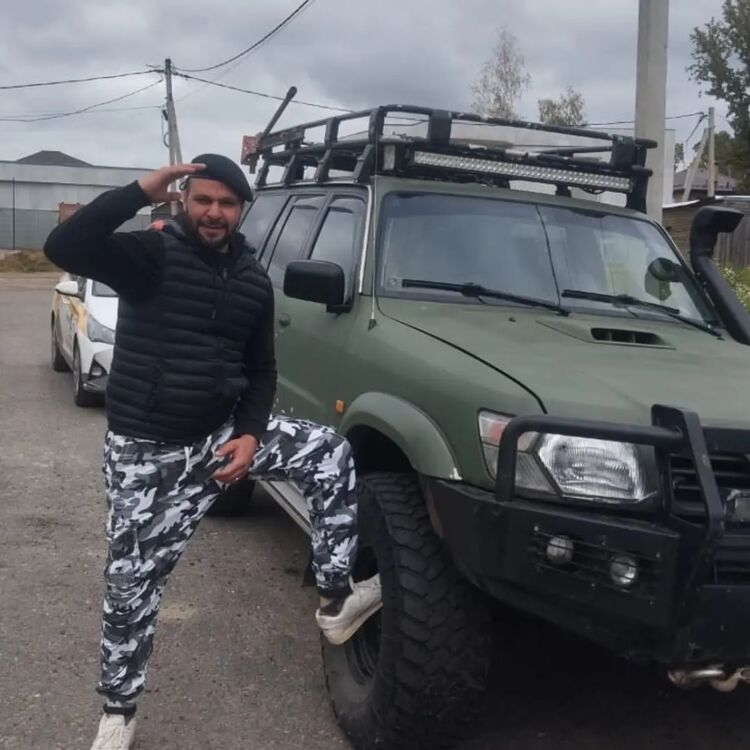  Utopia,   Ali Adin, 40 ,   ,   