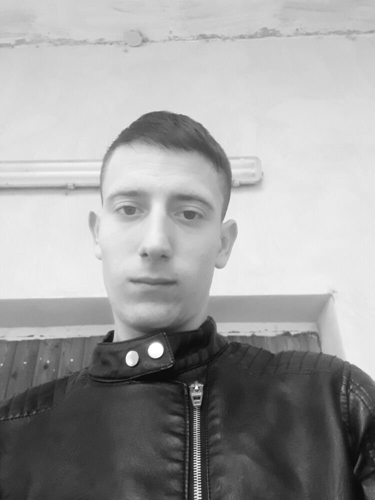  21947870  , 28 ,    