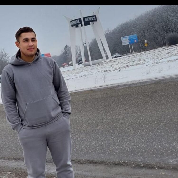  --,   Serdar, 32 ,   ,   