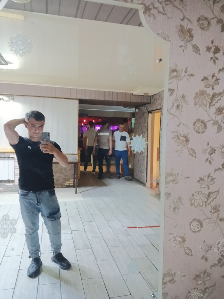  36358170  Asadbek, 25 ,    