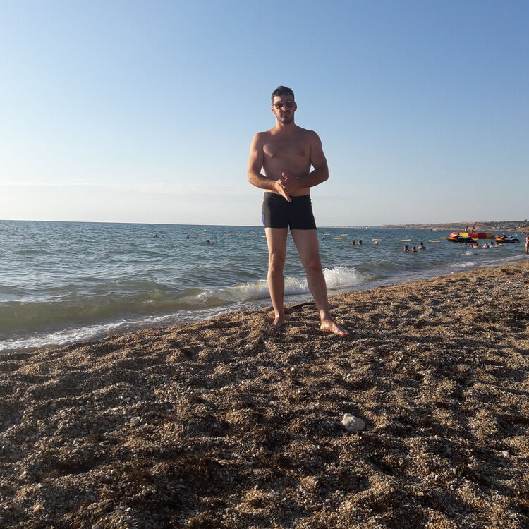 ,   ARTYOM, 33 ,   ,   , c 