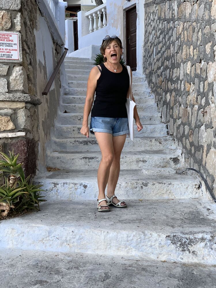  ,   Nadia, 57 ,   c 