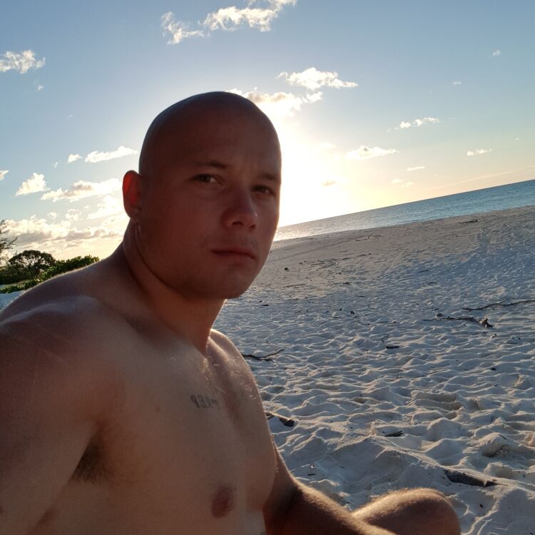  ,   Alex, 32 ,   ,   