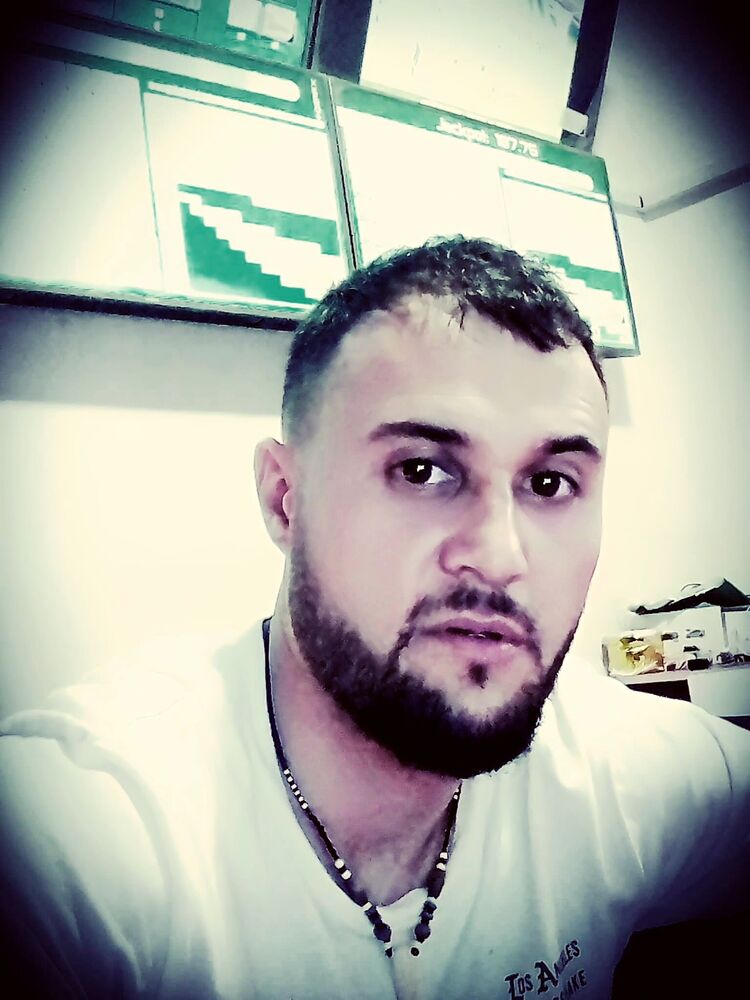  45283640  Magamed, 37 ,    