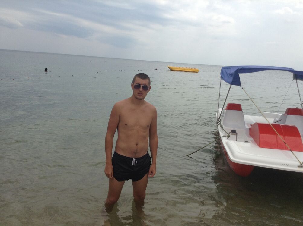  ,   Maxim, 38 ,   ,   