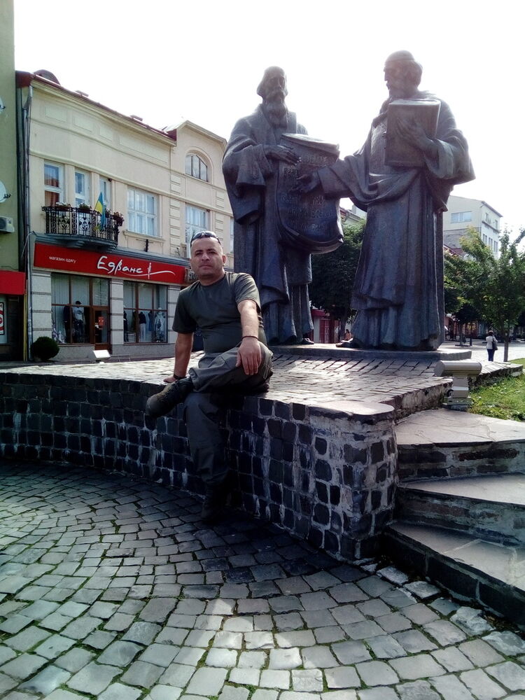  ,   Luka, 44 ,   ,   , c 