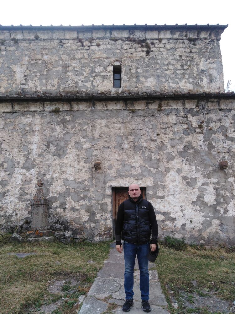  ,   Gio, 42 ,   ,   