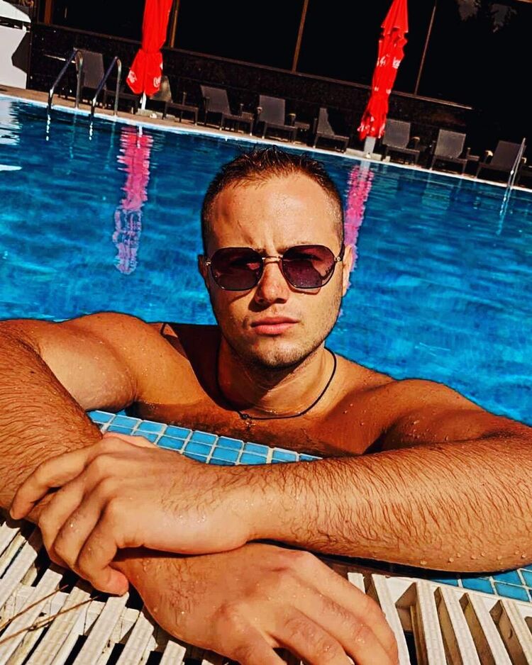  28994040  Alex, 30 ,    