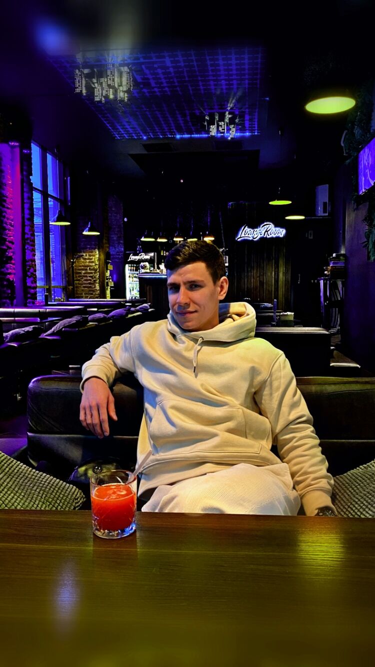 ,   Maxim, 27 ,   ,   