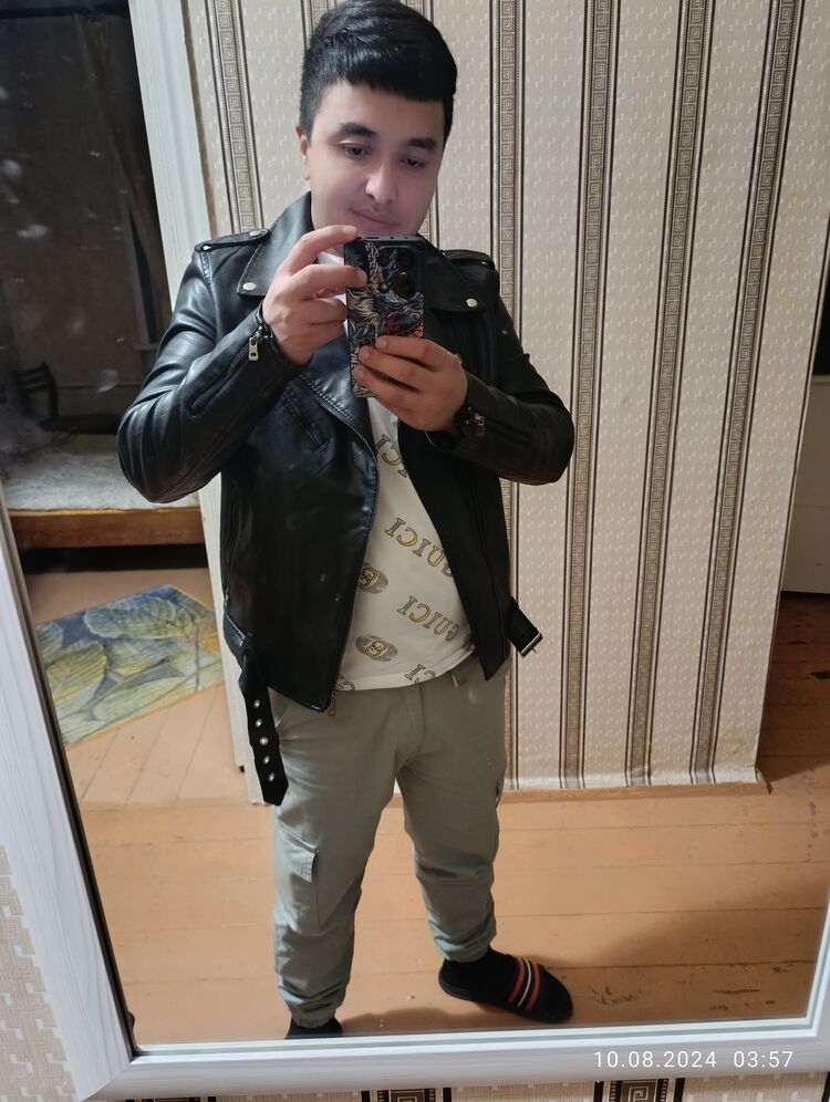  45723430  Azik, 26 ,    