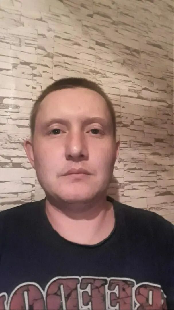  ,   Ruslan, 37 ,   c 