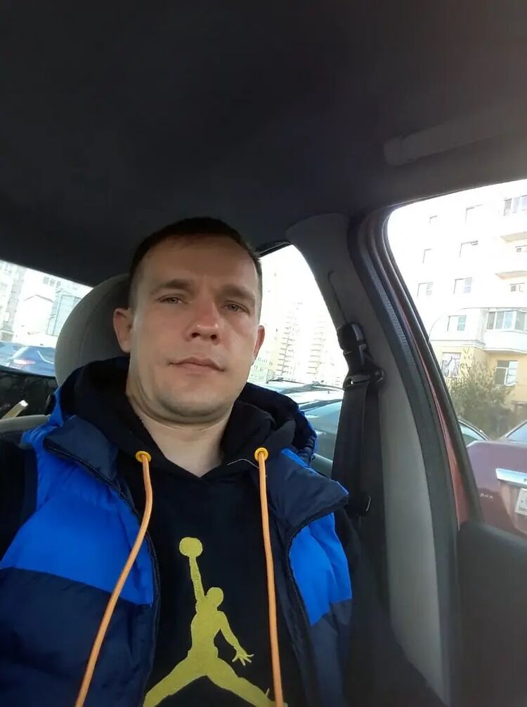  26703930  Vitaly, 37 ,    -