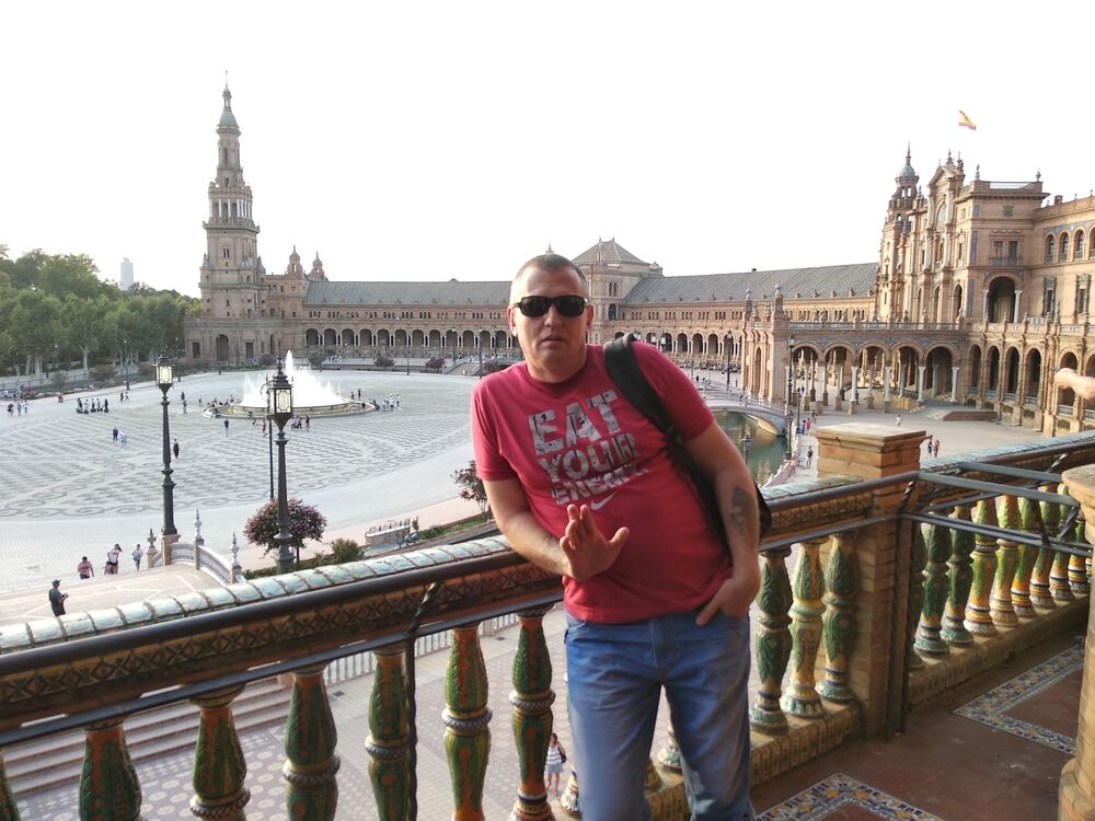  39943080  Ruslan, 54 ,    
