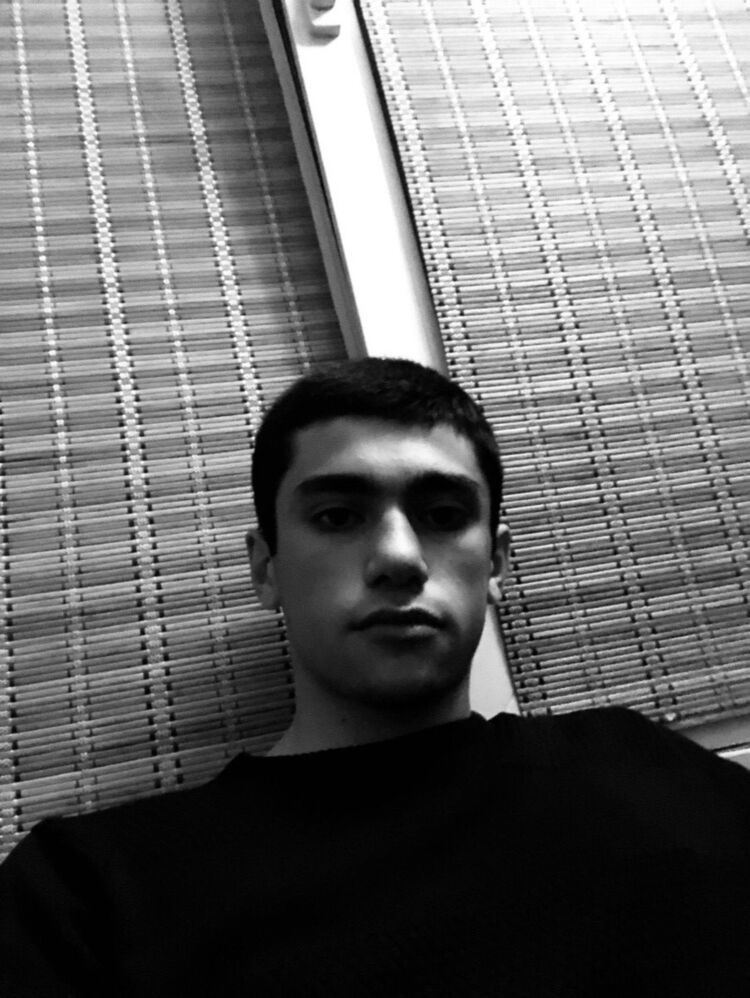  10833200  Hayk, 28 ,    