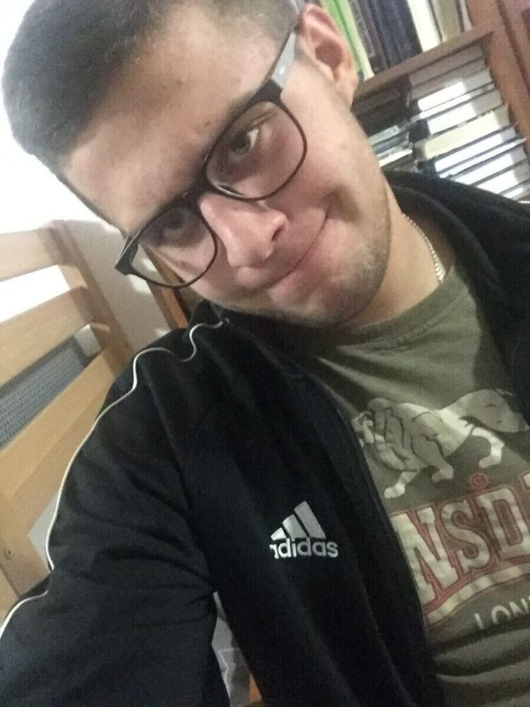  21098060  , 24 ,    