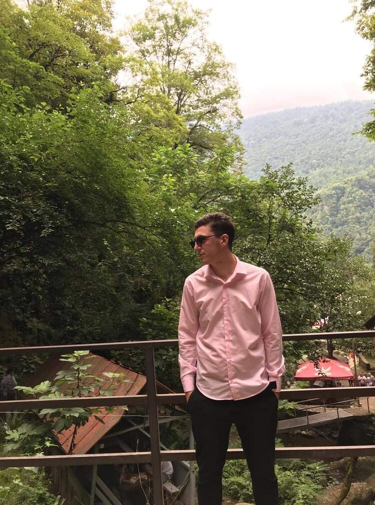  17452220  Aleko, 30 ,    