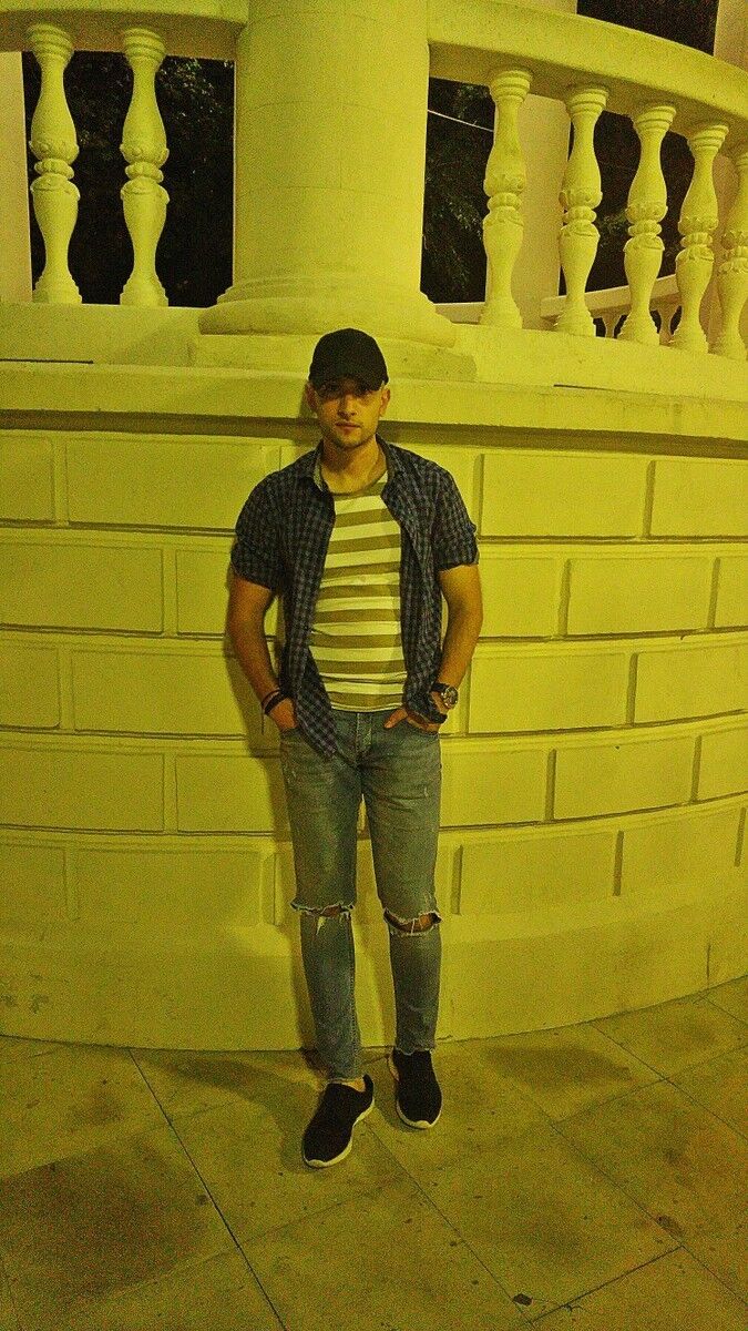  11654200  Vlad MI, 34 ,    