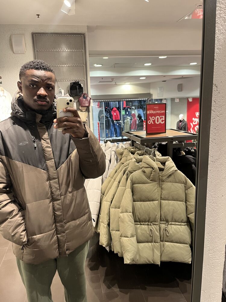  -,   Ghislain, 27 ,   ,   