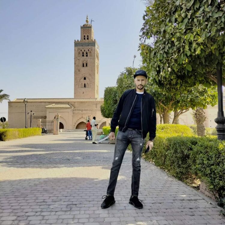  36548690  Younes, 31 ,    -