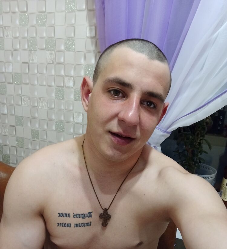  43189440  Vlad, 24 ,    