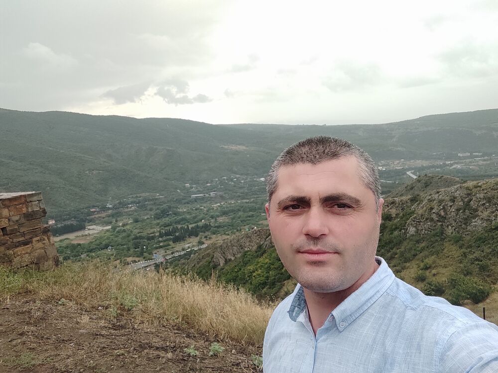  45327400  Vasil, 36 ,    