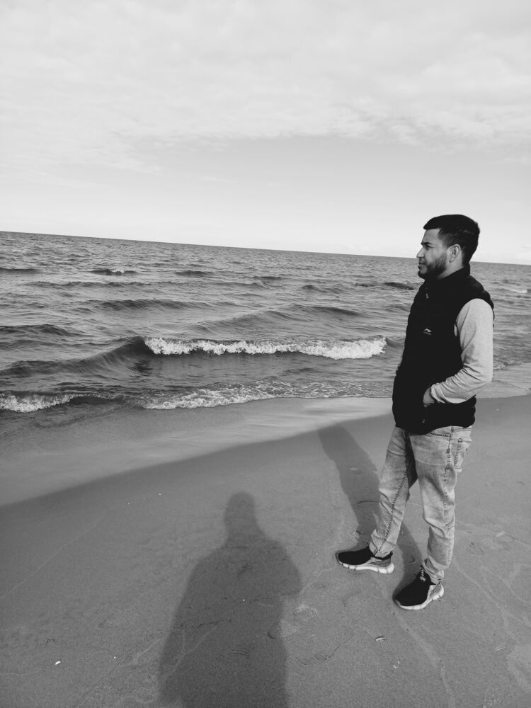  ,   Ali, 34 ,   ,   