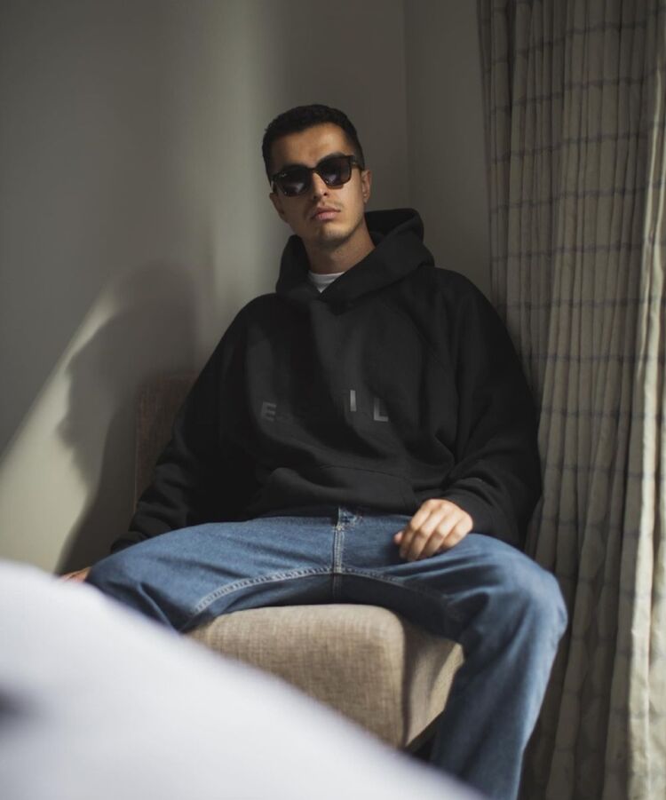  26945600  Ben M, 30 ,    