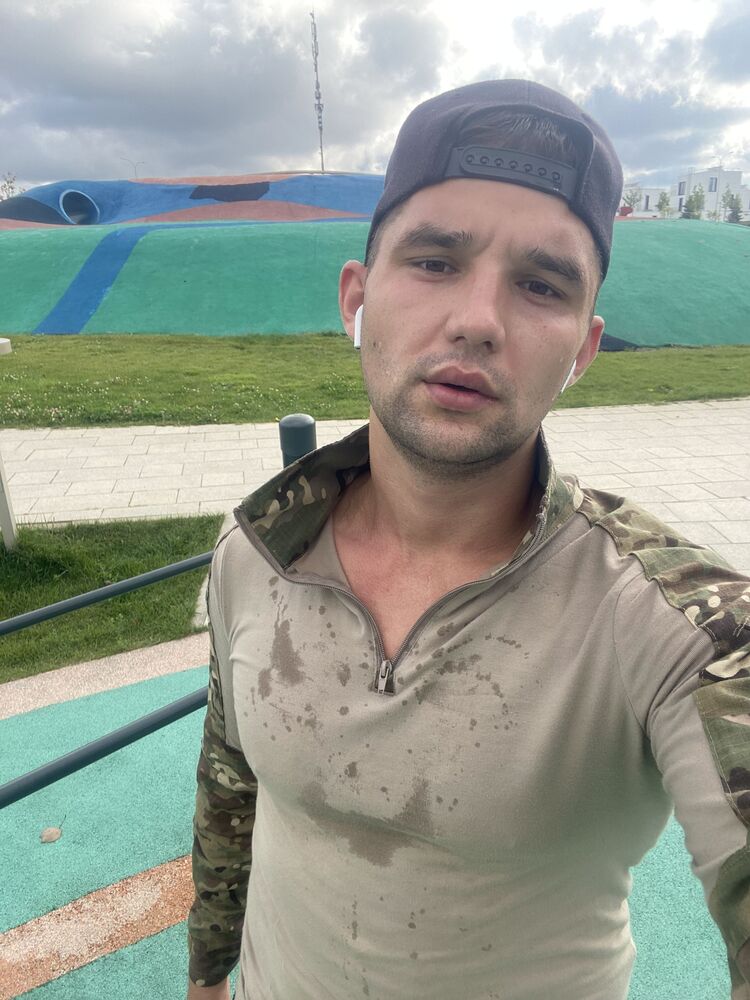  ,   Yrii, 31 ,   ,   