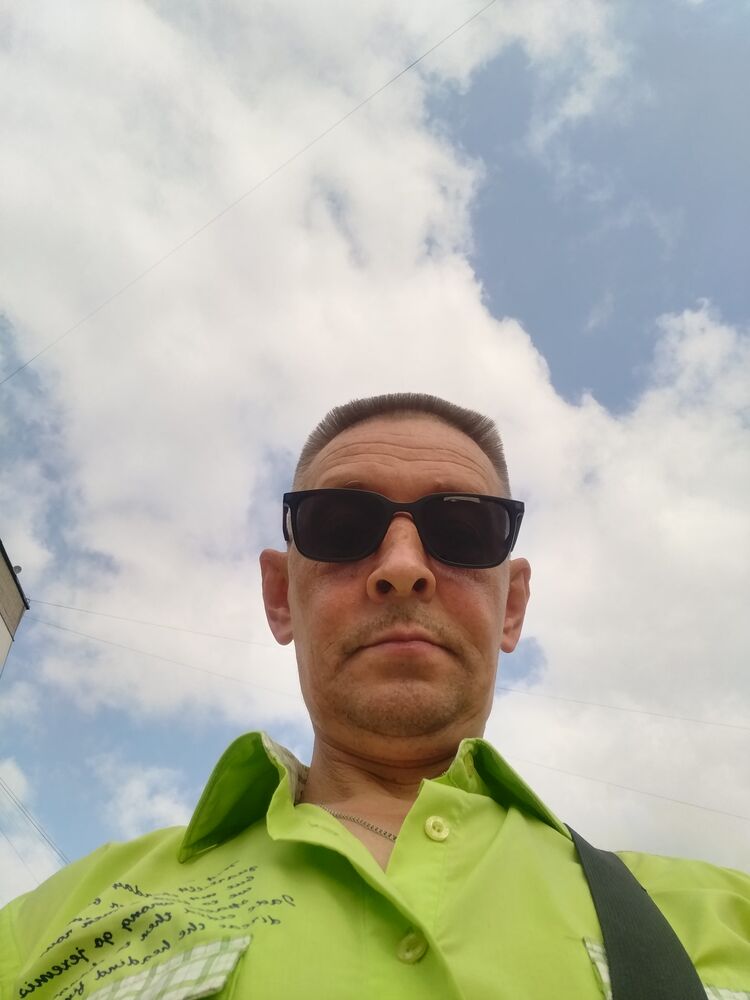  51911880  Dmitry, 53 ,    