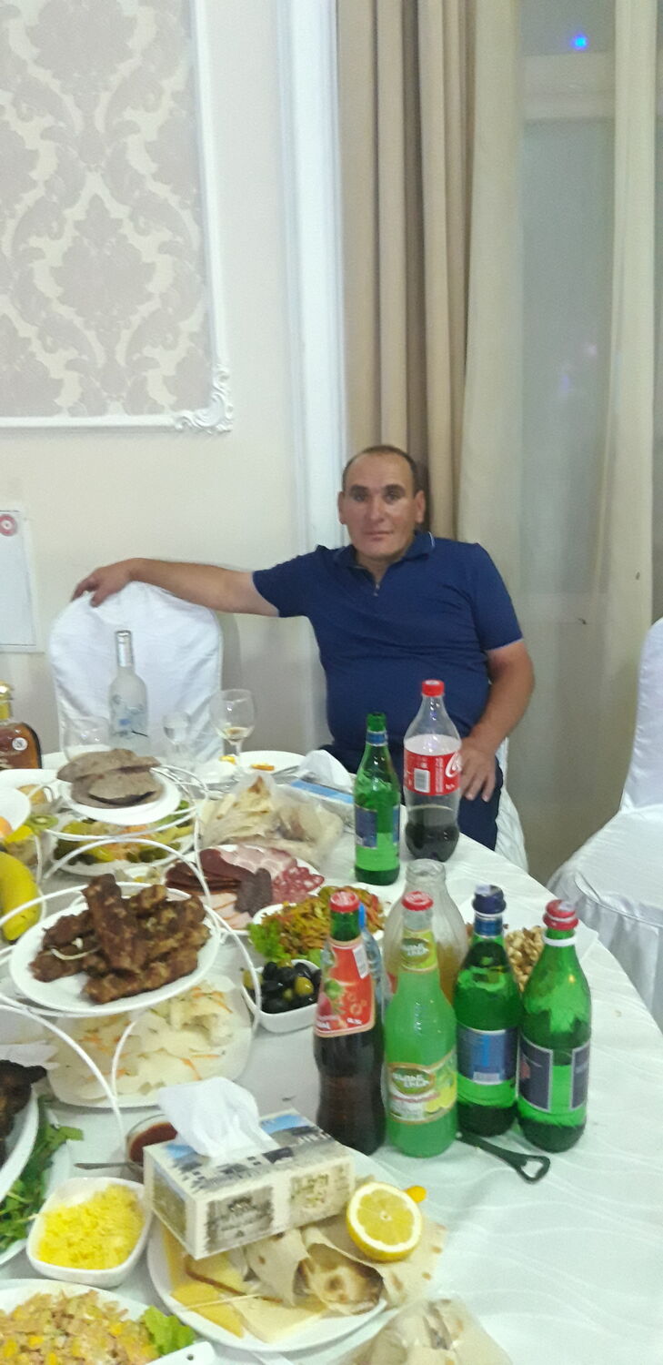  43688860  Artur, 50 ,    