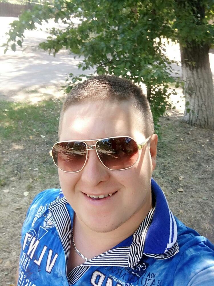  15538850  Artem, 33 ,    
