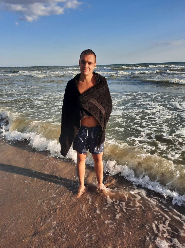  44170140  Vlad, 29 ,    