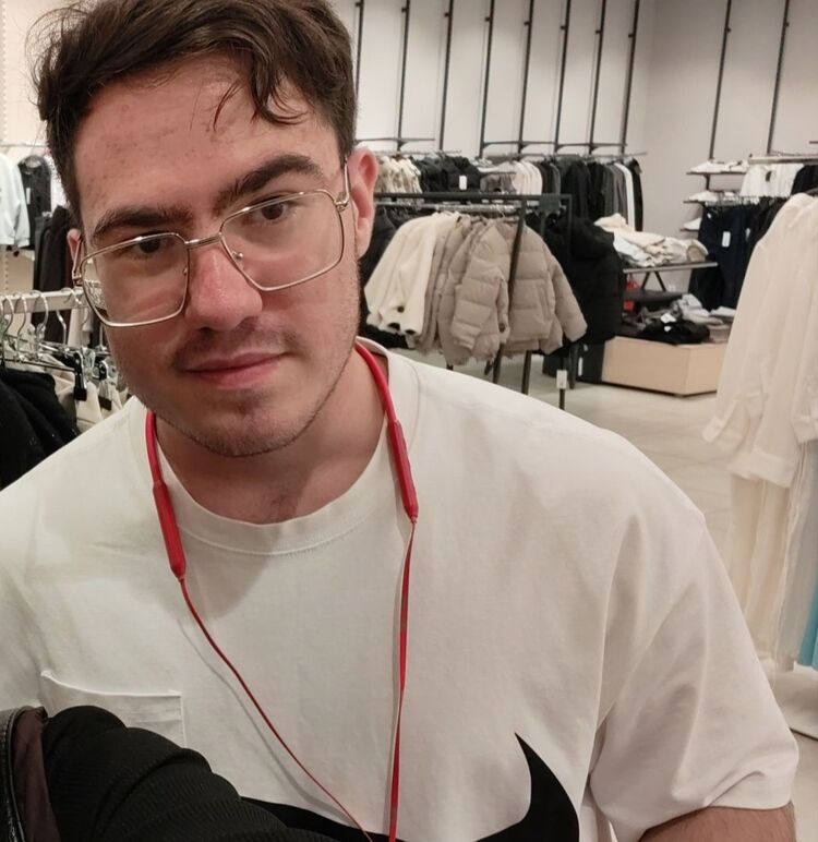 ���� 53681330 ����� �����, 18 ���, ���� ���������� � ������������