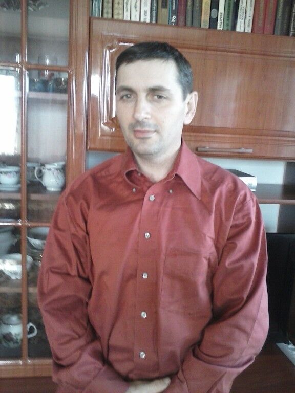  5688890  Sergej, 55 ,    