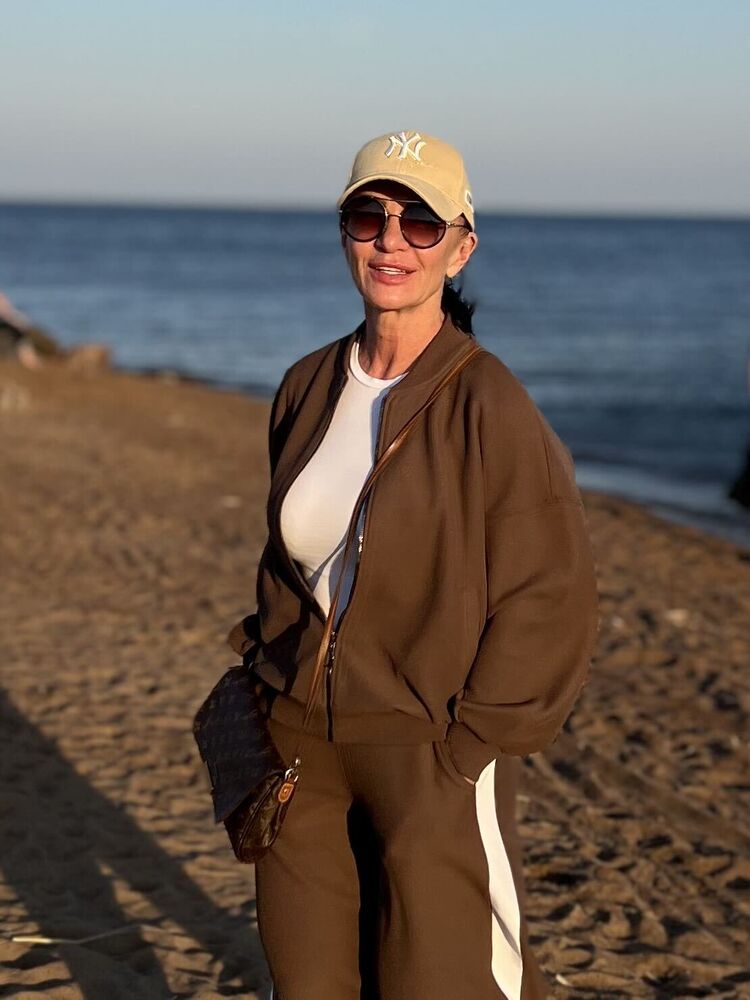  53716110  , 49 ,    -