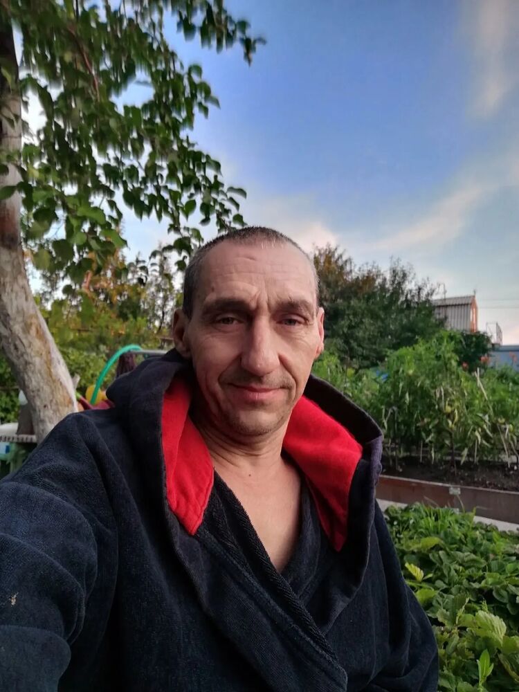  46113050  Slava, 51 ,    