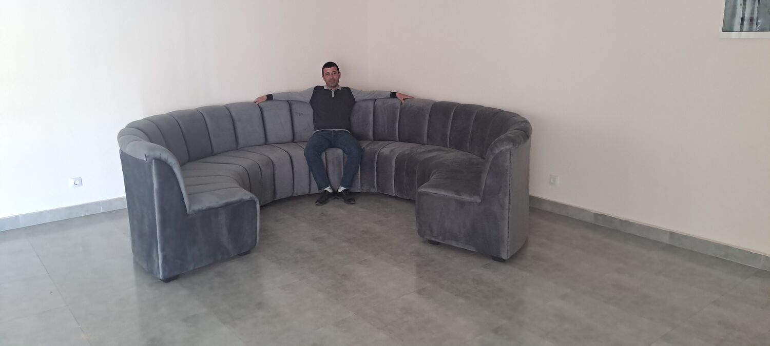  51364810  David, 40 ,    