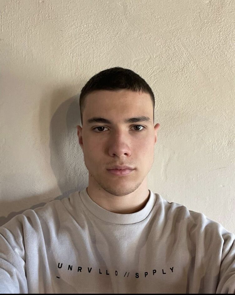 ���� 40311090 ����� Mihail, 23 ����, ���� ���������� � ������