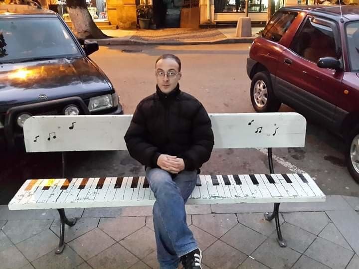  19007790  Caruso, 38 ,    