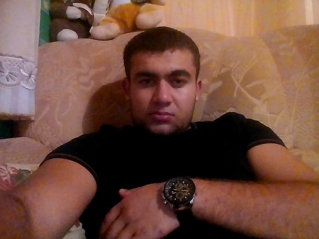  4972580  Gevorg, 36 ,    