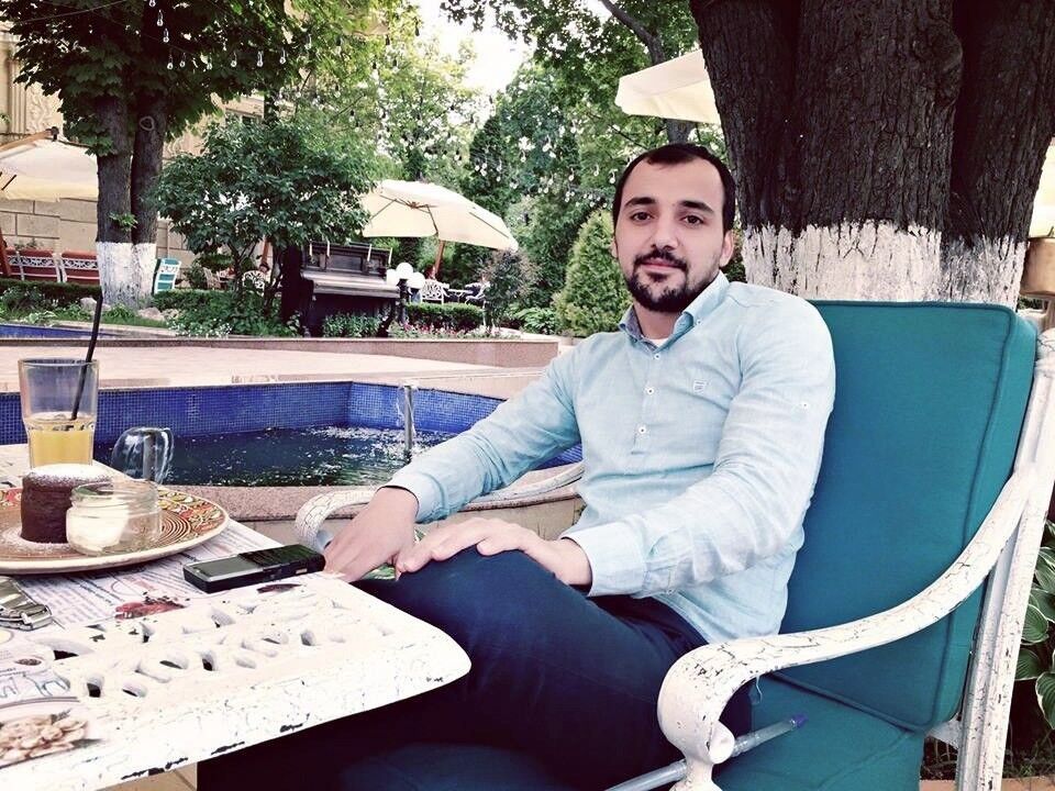  18638720  Fakih, 34 ,    