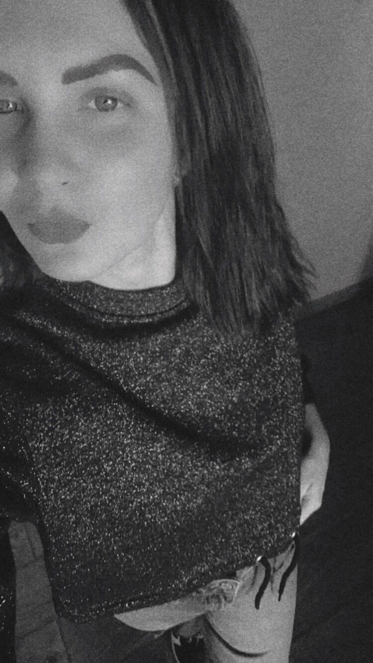  38516330  Lesia, 39 ,    